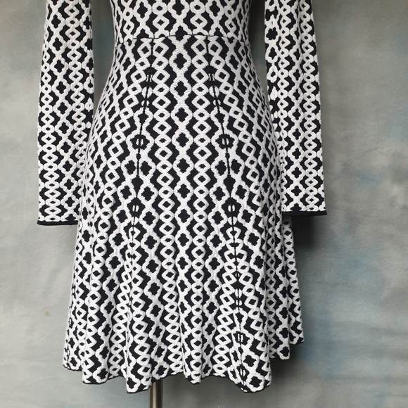 INC Wm Black & White Geometric Sweater Fit & Flare A-Line Dress w/ V-Neck Zip Sm - Picture 10 of 16